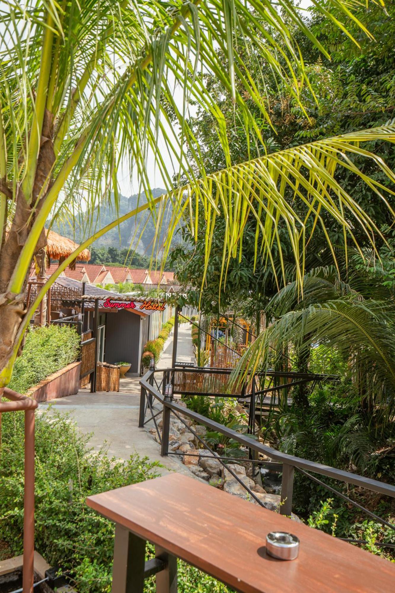 Summer Club And Hostel Ao Nang Exteriör bild