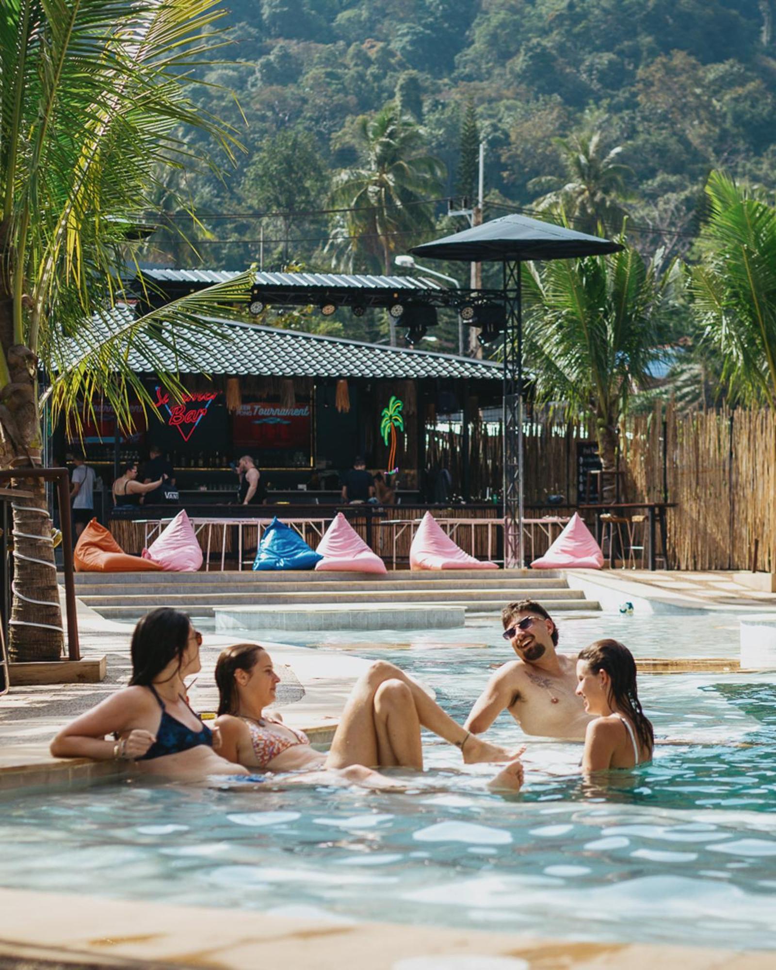 Summer Club And Hostel Ao Nang Exteriör bild