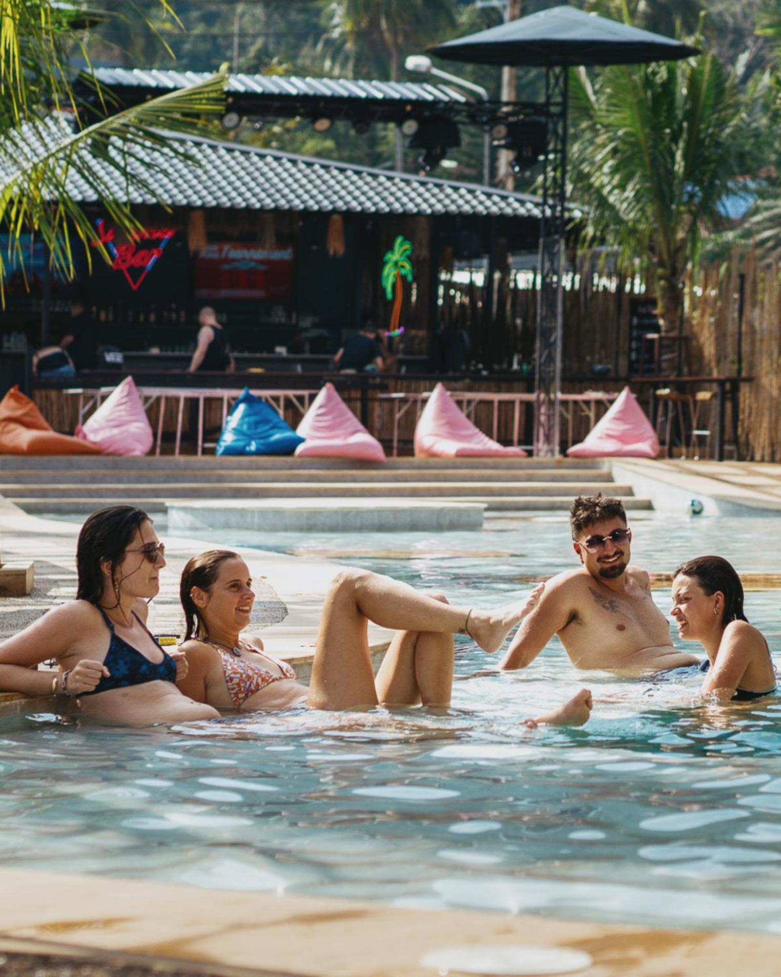 Summer Club And Hostel Ao Nang Exteriör bild